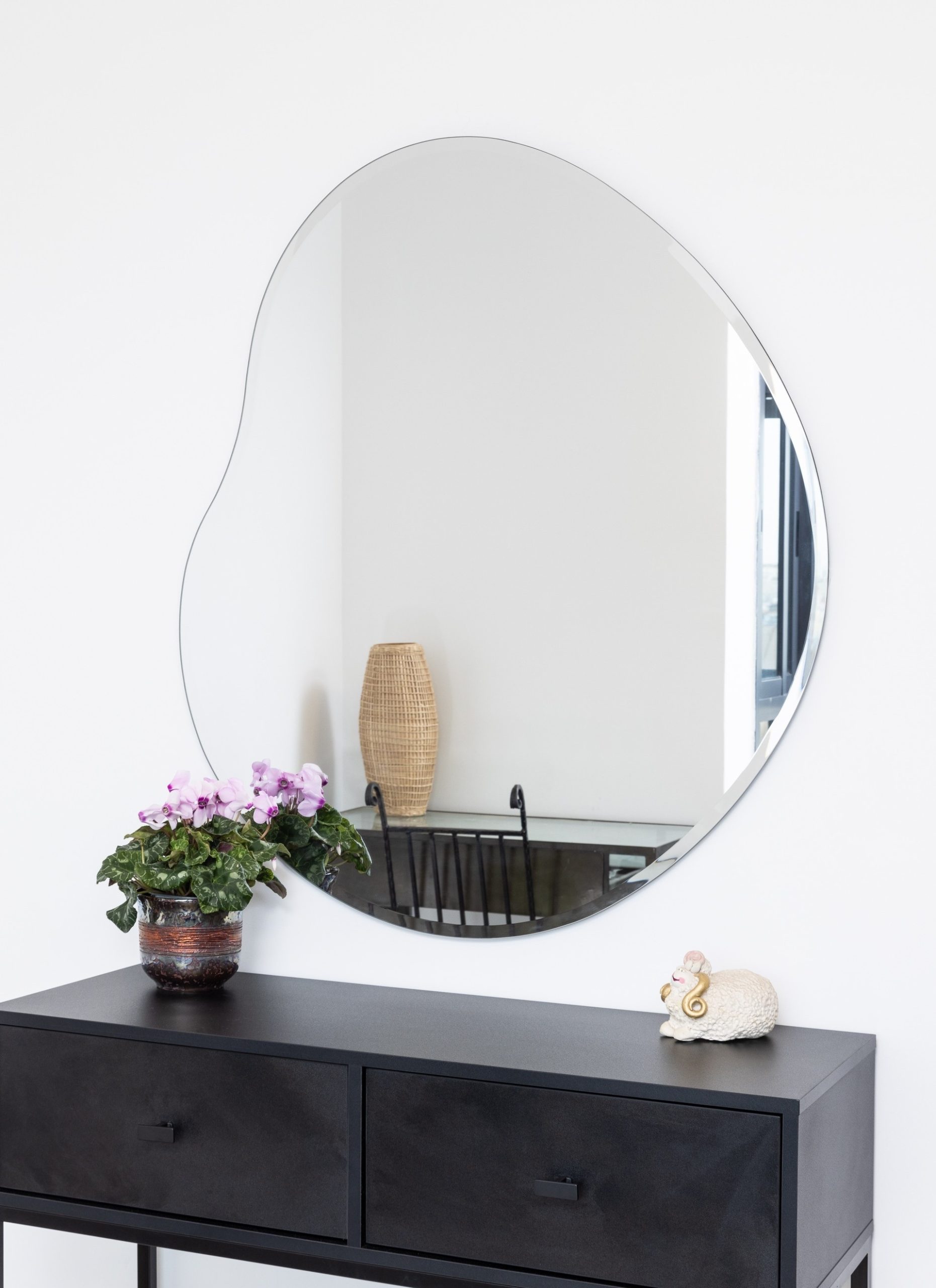 מראה אמורפית עם חיתוך קריסטל ודופן אחורית